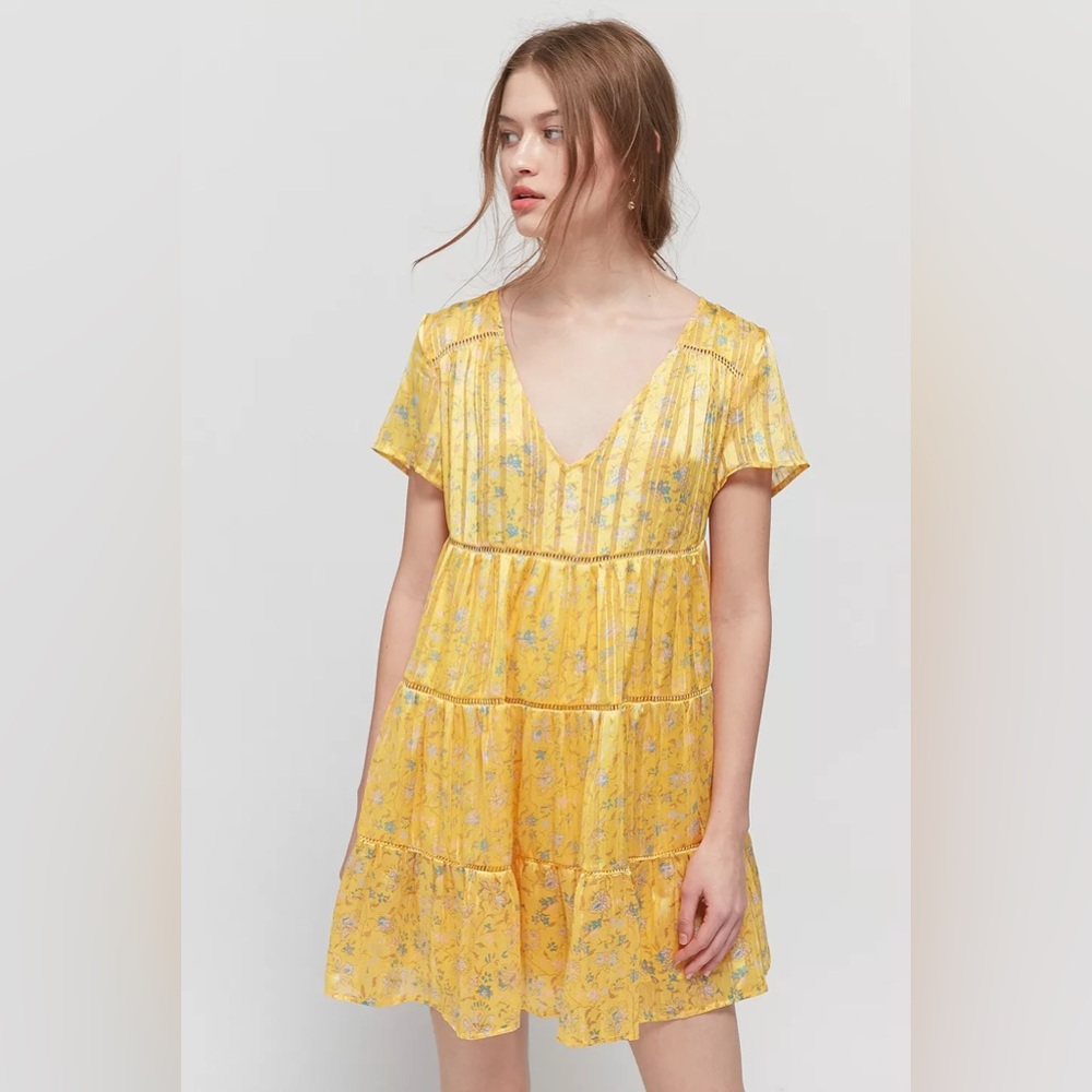 URBAN OUTFITTERS PICNIC TIERED FROCK MINI DRESS SHORT SLEEVES / YELLOW / MEDIUM